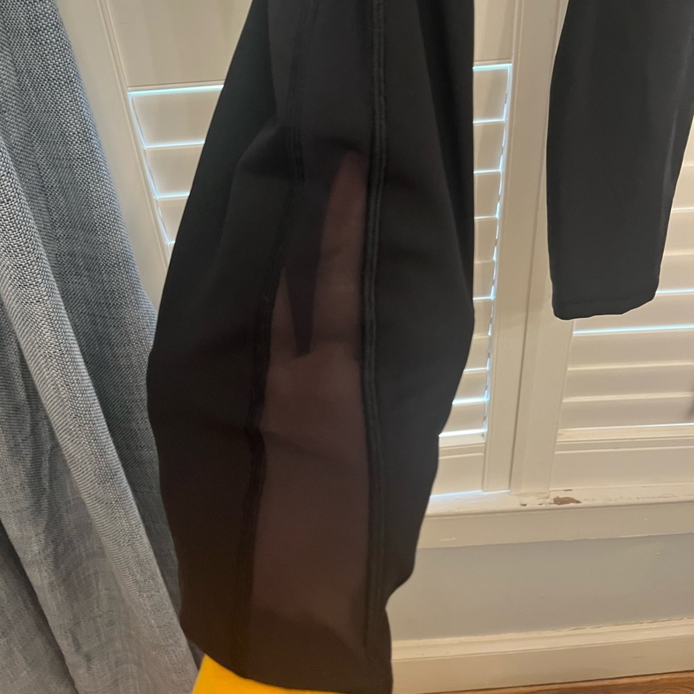 Lululemon luxtreme mesh calf detail